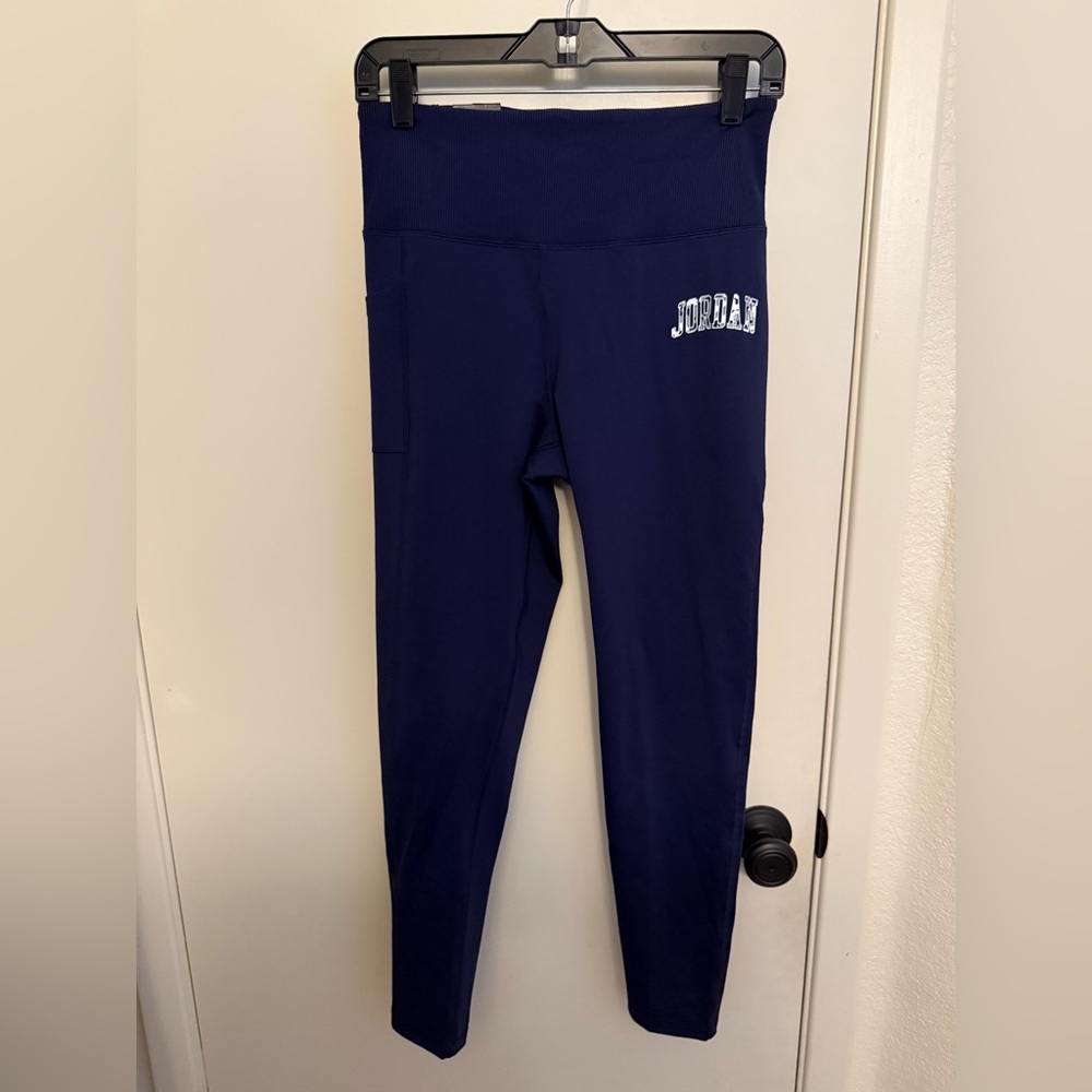 Under Armour Navy Cropped Leggings